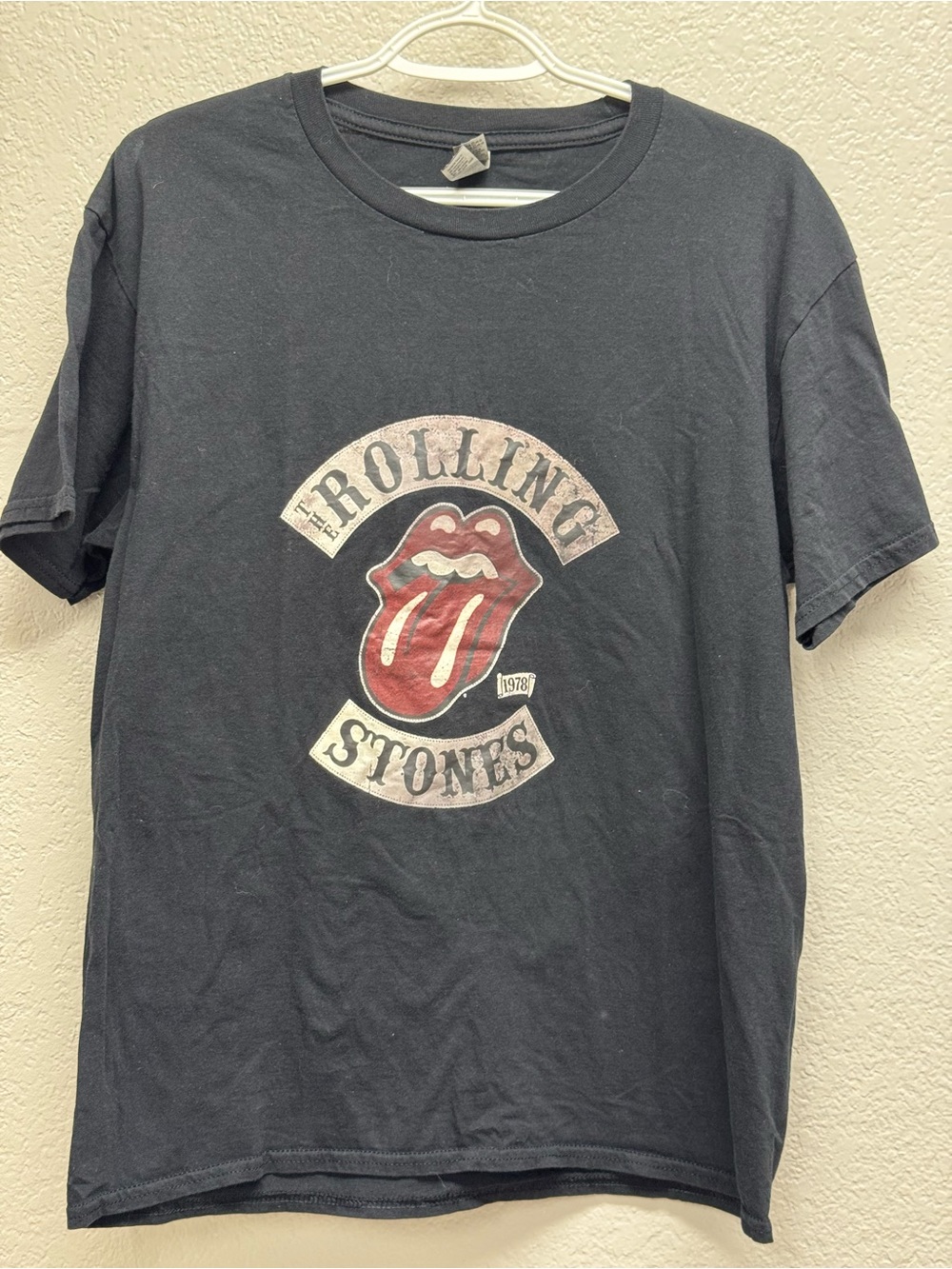 Rolling Stones Black Graphic Tee with Tongue Logo size L pit 21” L 27